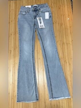 Vanilla Star mid rise bootcut jeans. Size 4. Light wash. NWT.